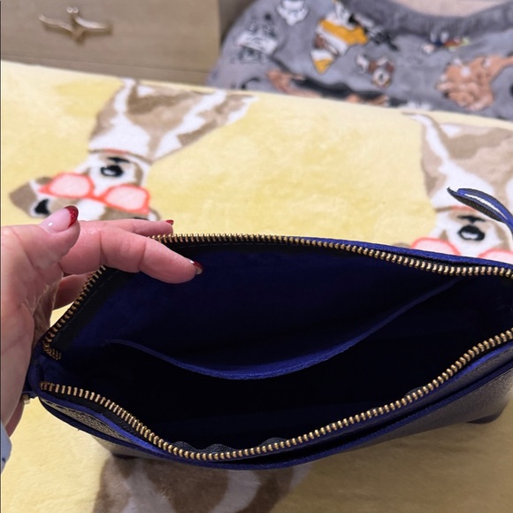 Portland Leather Midnight Blue Crossbody Bag - Picture 3 of 4